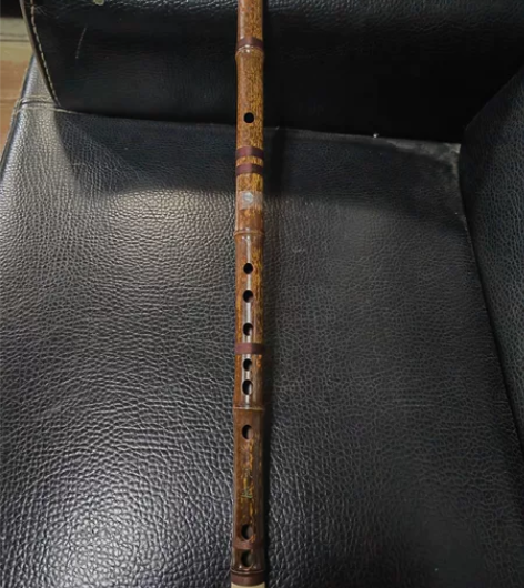 紫竹整支E调的笛子，风逸的性能不用多说，这...