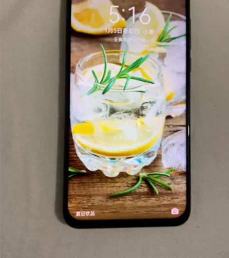 荣耀v20,8+128g内存,搭载麒麟98...