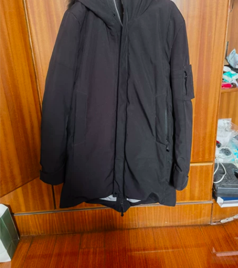 男士长款羽绒服，很厚。衣服太多不愿意穿了闲...