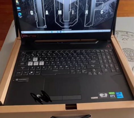 华硕（ASUS)飞行堡垒9 15.6英寸笔...