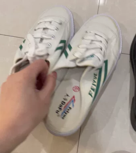 40码,有穿着痕迹,需要清洗,正品 第二排...