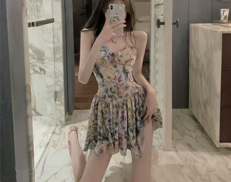 心机性感抹胸褶皱蓬蓬裙气质修身显瘦吊带碎花...