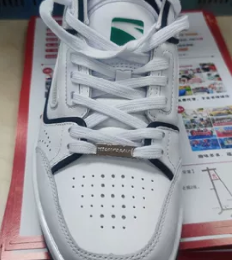 安踏板鞋41码，全新未穿带鞋盒 感兴趣的话...