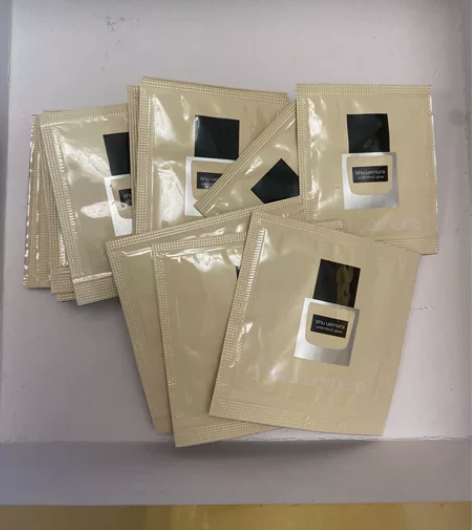 植村秀光润粉底,色号584 1毫升 余18...
