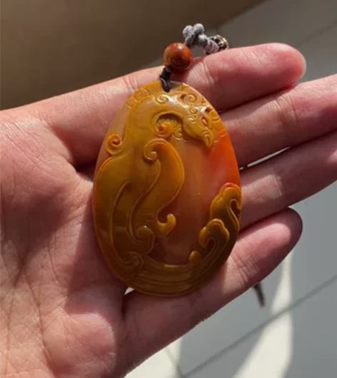 欣赏作品，黄龙玉极品挂件，省级玉雕大师作品...