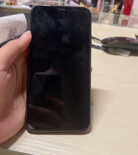 苹果11、64GG、黑色、自用、电池86、...