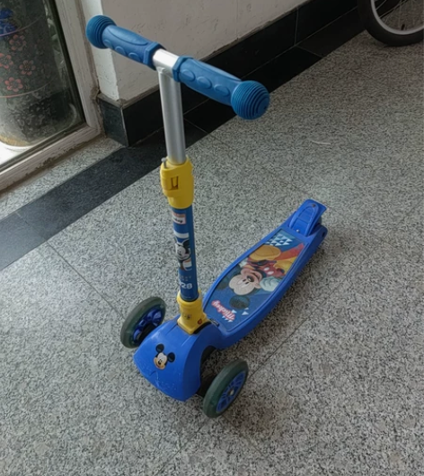 迪士尼的滑板车，以前在京东买的，220元，...