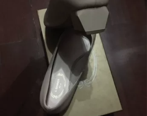 千百度杏色粗跟浅口单鞋羊皮革2-3厘米穿过...