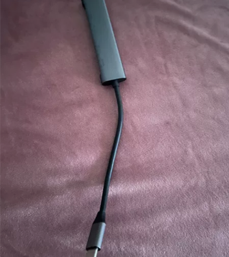 拓展坞，送一个HDMI线，可以手机投屏电脑...