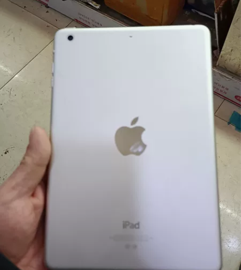 ipadmini2国行正品16G的,外观不...