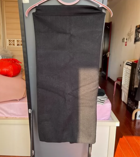 针织裙包臀裙半身裙黑色 感兴趣的话点“我想...