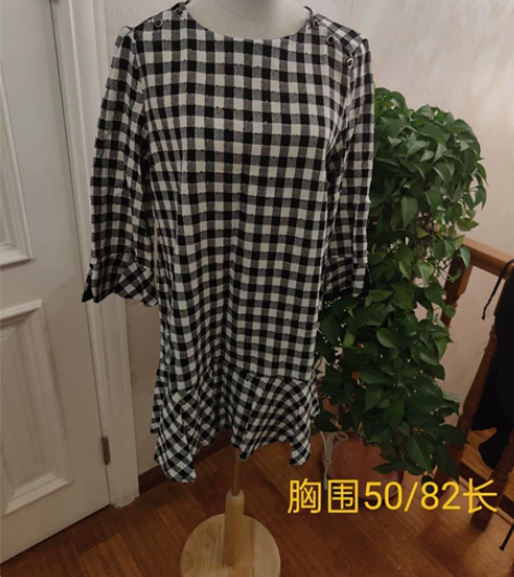 Zara纯棉荷叶裙,上身真的好看特别显瘦,...
