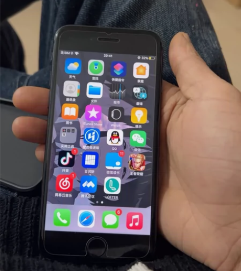 iPhone 8 64 嘎嘎新,卡贴机 ...