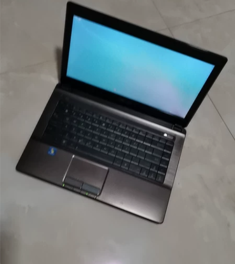 华硕k43tk  6加500g机械盘。外观...