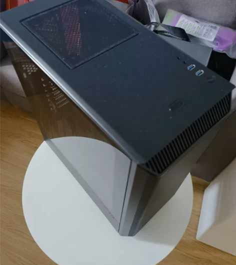 追风者P300A机箱 用了一年，基本无损 ...