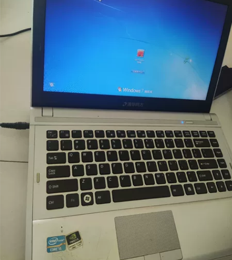 清华同方笔记本,办公流畅 lol 云顶下棋...