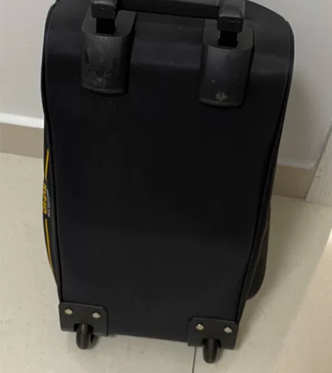 爱华仕OIWAS拉杆旅行提包，材质好结实耐...