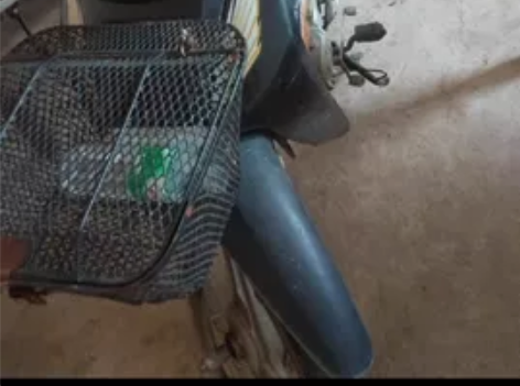 110c飞鹰弯梁摩托车，能开能跑，废铁价自...