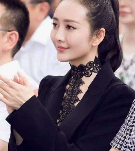 王鸥明星同款蕾丝性感针织打底女挂脖吊带背心...