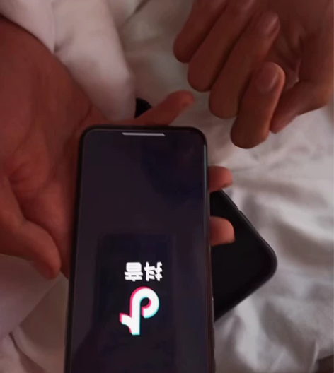 iPhonex。 64G国航 感兴趣的话点...
