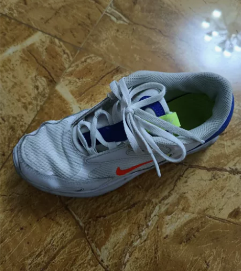 耐克,男童气垫鞋,37码,有穿着痕迹,无破...