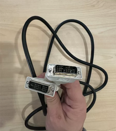 电脑主机显卡接口显示器屏器高清数据连接传输...