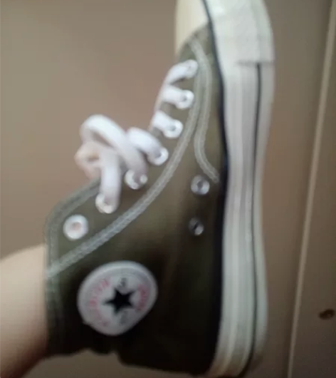女生自穿的，穿过三四次38码，帆布鞋太多了...