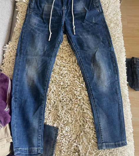 男士牛仔裤,九分小脚,基本没穿。 感兴趣的...