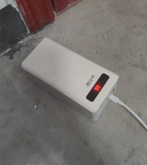 6000毫安超大容量充电宝，可充7～8次，...