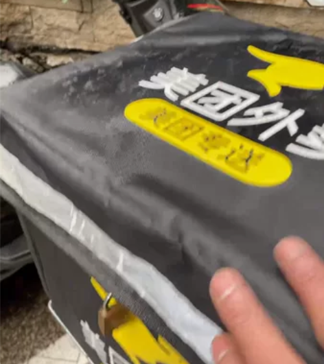银钢小怪兽摩托车,成色95新,手续齐全,骑...