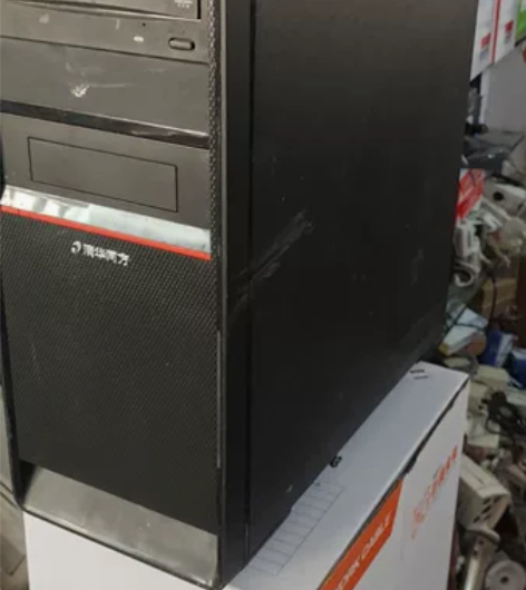 清华同方标准机箱 品牌机机箱厚实的很 ...