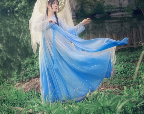 搬家不方便 仅试穿，买的有点久了没有吊牌 ...