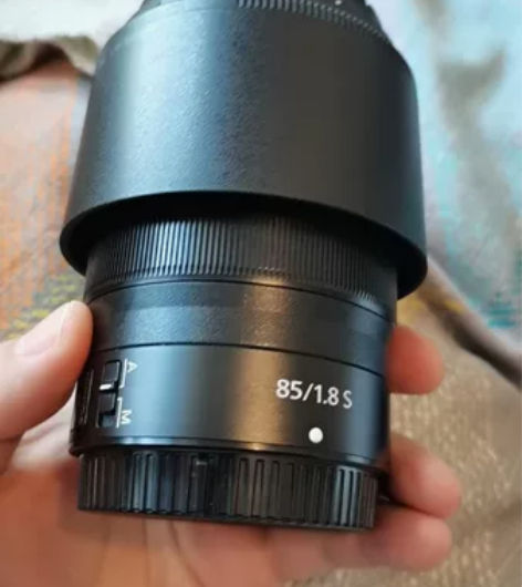 尼康85 F1.8S定焦镜头。想说配件全，...