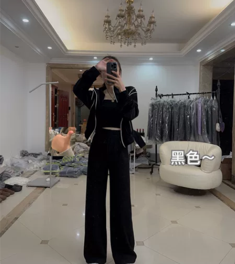 黑色坑条裤，内里加绒 非常厚实L码 感兴趣...
