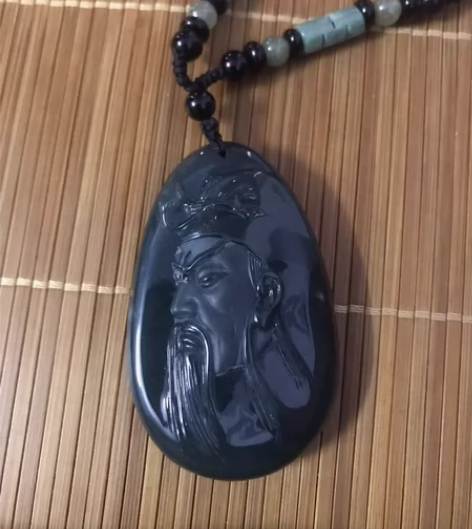玉雕关公翡翠,喜欢的来聊 感兴趣的话点“我...