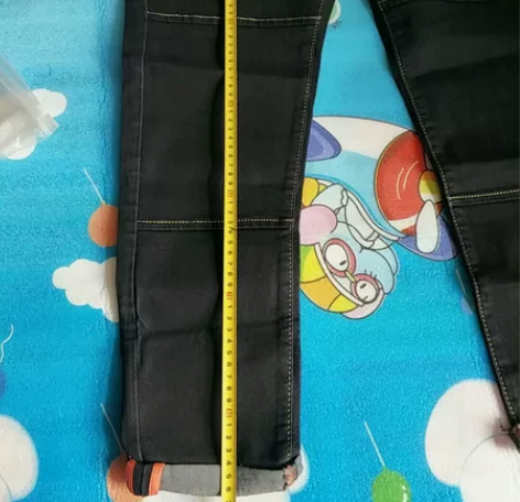 牛仔裤一条新的，26包邮，看好再拍，发出不...