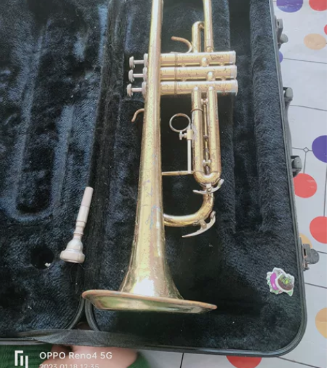 小号,有使用痕迹,带盒子 感兴趣的话点“我...