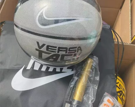 全国包邮全新特价处理，官方正品NIKE耐克...