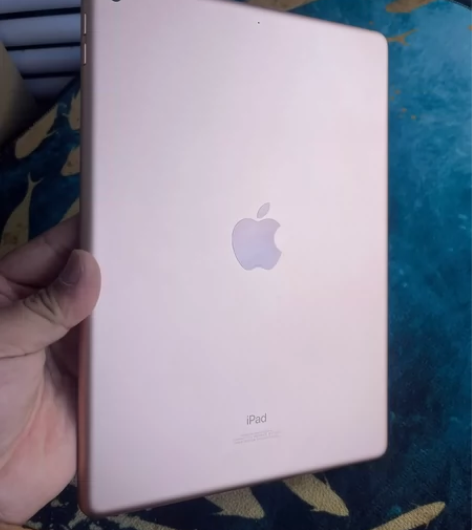 新到iPad 8代 内存128G 颜色金...