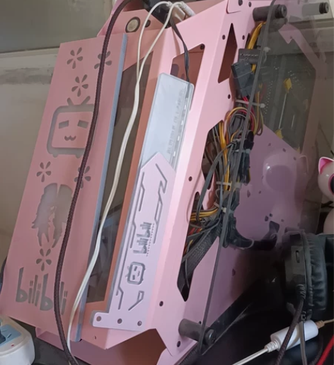 高三的时候买的电脑,现在上大学几乎不太用,...