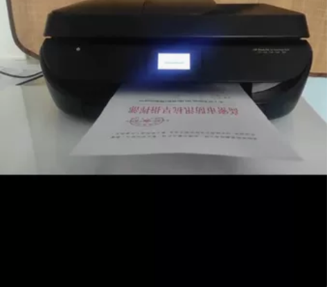 彩色打印机 惠普的机器触摸屏 自家用使用占...