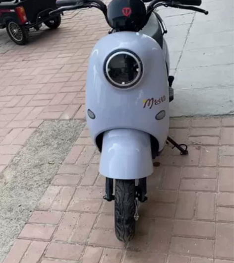 台铃电动车电车五块超威石墨烯电池,车子刚买...