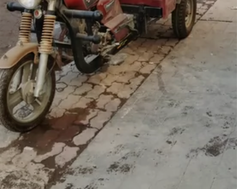 宗申三轮车摩托车，行驶两千多公里，原车轮胎...