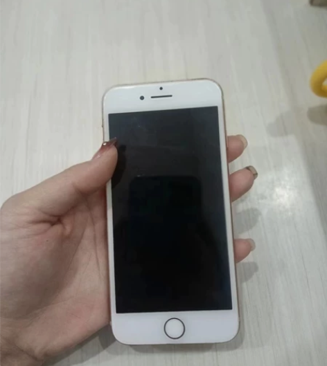 苹果8代,64G,成色靓,无磕碰,无划伤。...