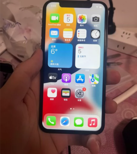 iPhonex 64g,美版卡贴,手机店里...