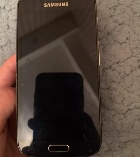 三星c101，功能正常拍照清晰，轻微磕碰划...