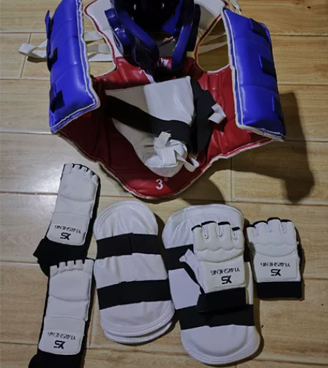 全新跆拳道护具,3号尺码,适合150-17...