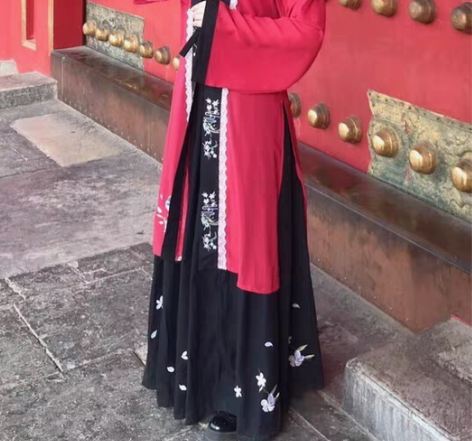 包邮汉服一套褙子抹胸下裙送随机饰品一件 如...