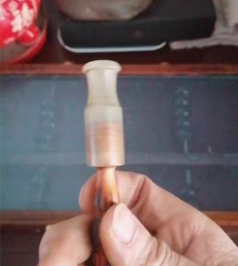 包邮《吸金》老烟袋一枚,实用把玩收藏都不错...
