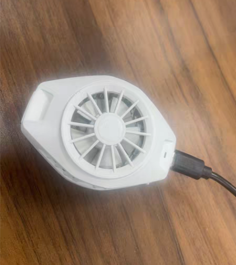 黑鲨手机游戏降温散热背夹！黑鲨冰封散热背夹...